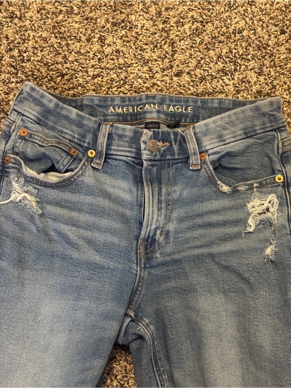 American Eagle Outfitters Light Blue High Rise Distressed Jeans size 6 x-Short